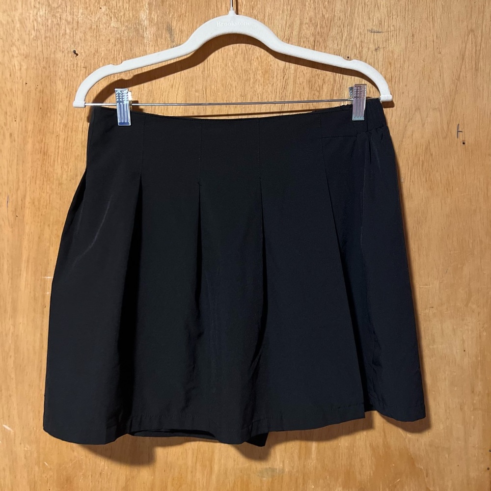 Black Skort
